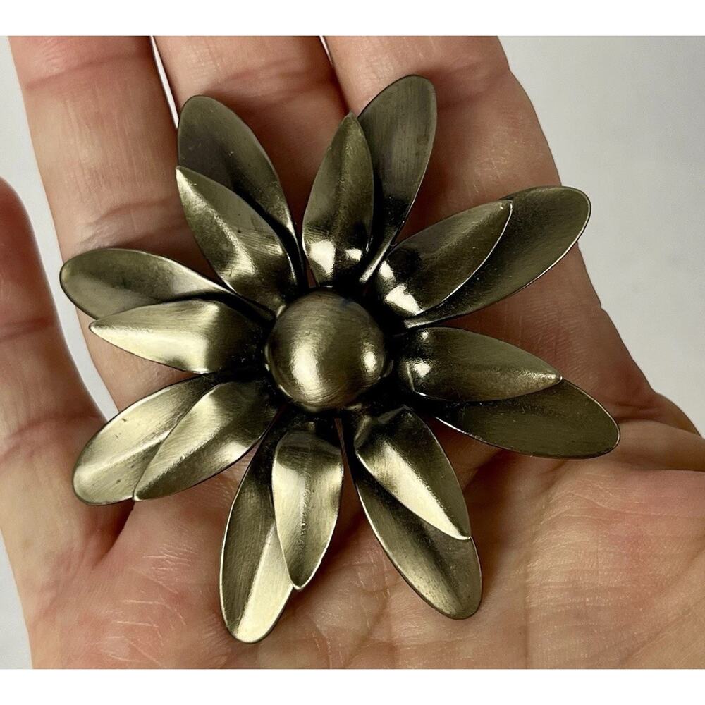 Vintage Mod Flower Power Brooch Silver Tone Modernist Daisy Statement Pin 2.5”